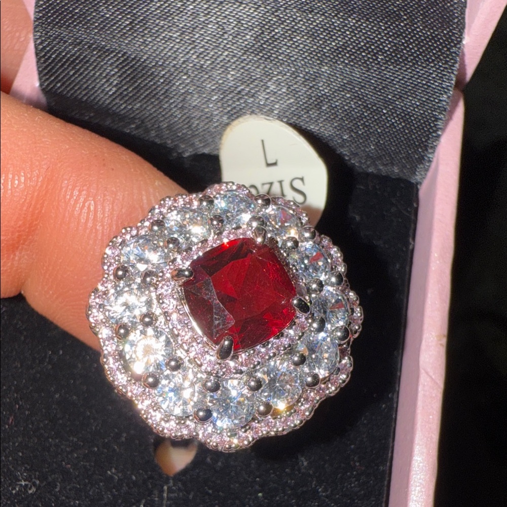 PEERMONT JEWELRY Elegant Red and Silver Women's Ring - Picture 3 of 5